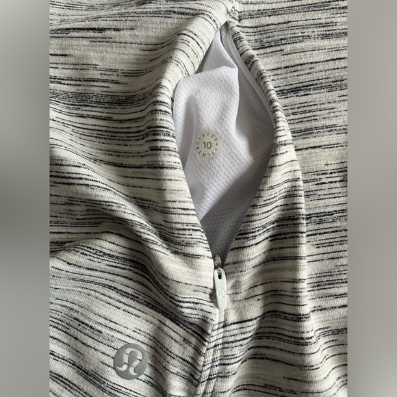 Lululemon Runderful Long Sleeve - Size 10 White/Gray - Picture 11 of 13
